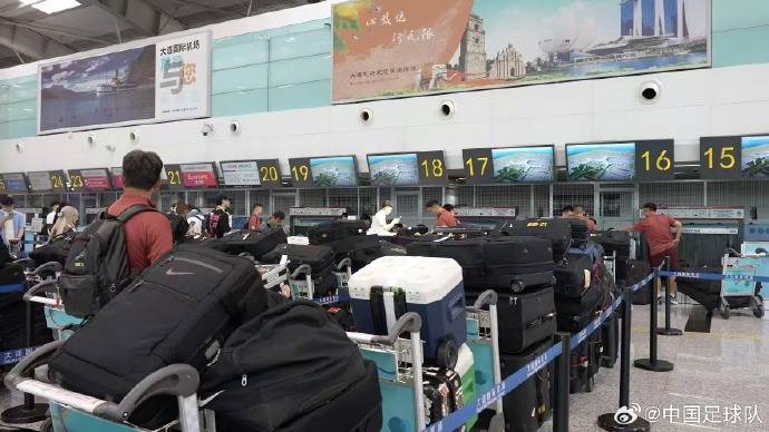 行李太多？中國國家橄欖球隊的官方回應(yīng)：56件設(shè)備的具體情況如下